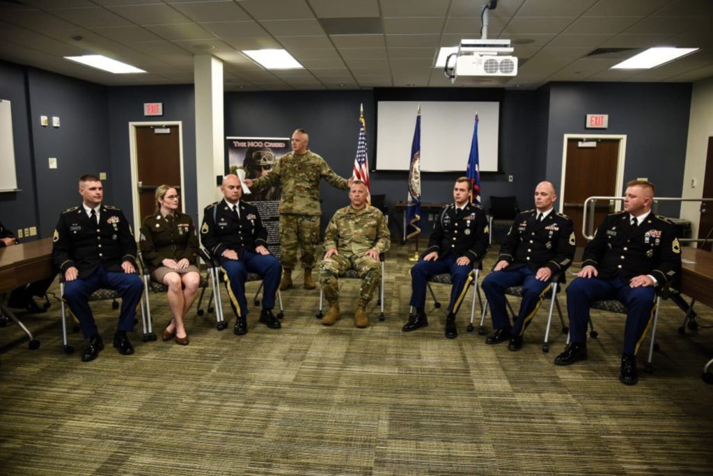 USAREC - The United States Army Recruiting Command 1 U.S. Army Recruiting Command Mission